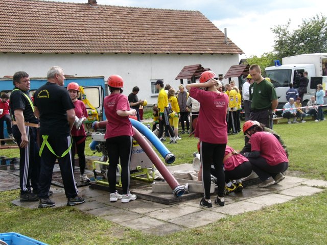 Na řadě jsou děvčata.